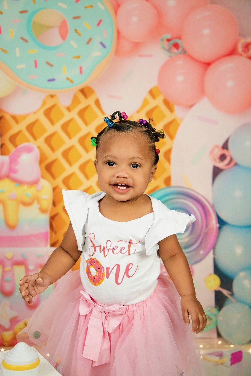 Sweet One first birthday cake smash session
